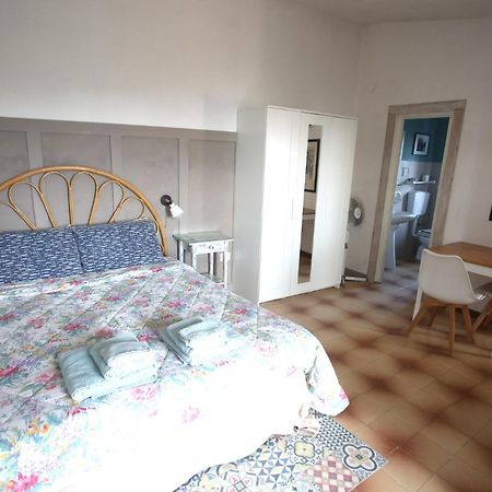 Ca' La Stella Sea-View Apartments Porto Azzurro Exterior photo