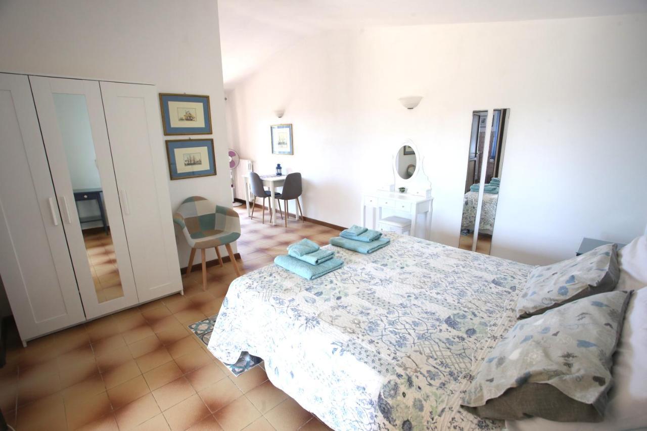 Ca' La Stella Sea-View Apartments Porto Azzurro Exterior photo